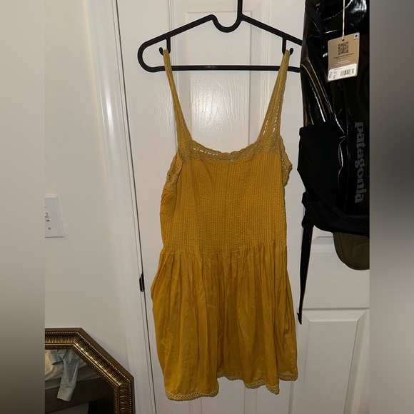 Aritzia Dresses & Skirts - White Aritzia Dress